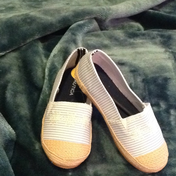 Slipon - Picture 2 of 4